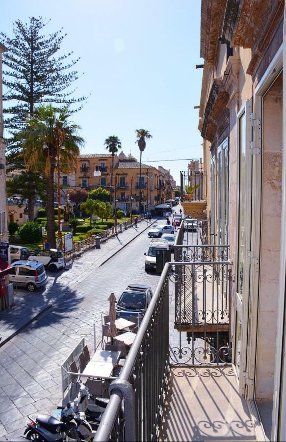 Mia'S Rooms Noto Exterior foto